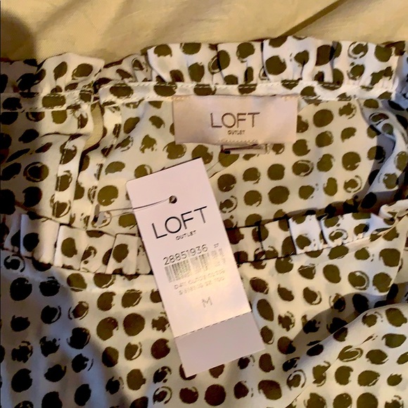 Loft Dotted Ruffle Button Back Top M - Picture 3 of 3